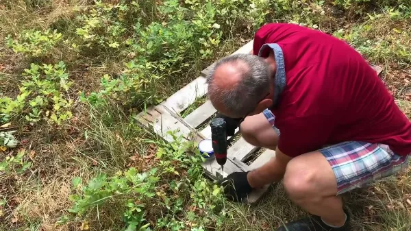 Komposztáló készítése egyszerűen és gyorsan raklapokból