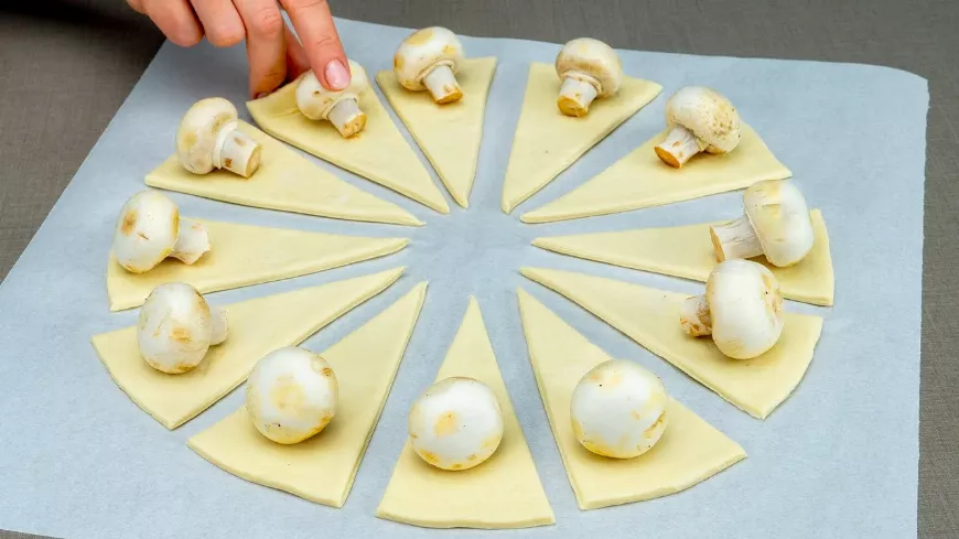 3 összetevőből álló 10 perc alatt elkészíthető, fantasztikusan finom leveles tészta előétel recept! Olcsó, gyors, egyszerű recept!