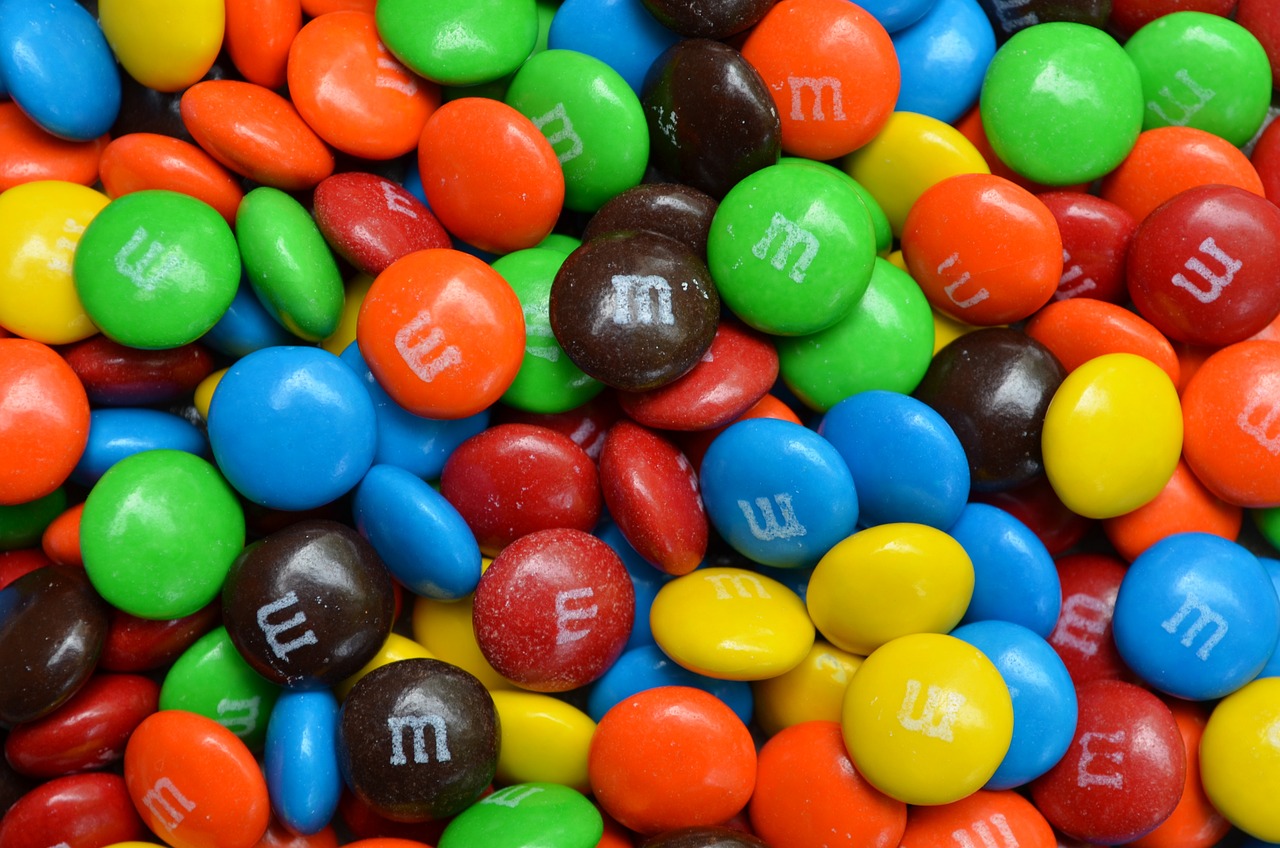 m&m