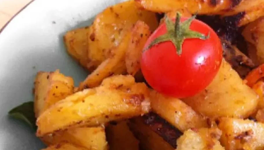 görög tepsis burgonya tálalás