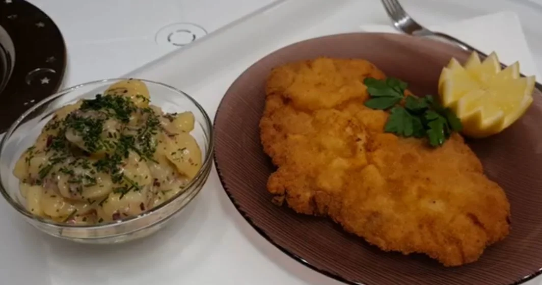 Burgonyasaláta bécsi szelet