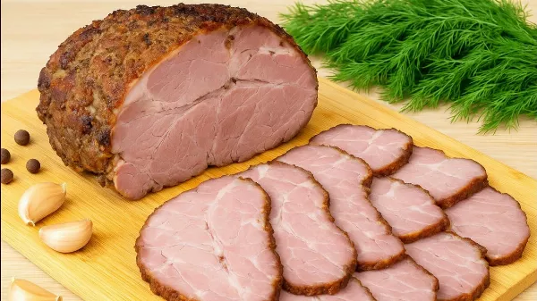 Házi sonka 10 perc előkészítéssel – a sertéshas titkos receptje