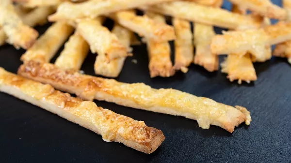 Túrós sajtos rudacskák, amik villámgyorsan elcsábítanak