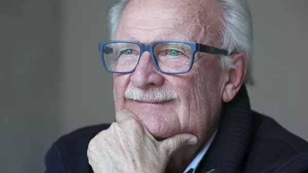 Elhunyt Balázs Péter